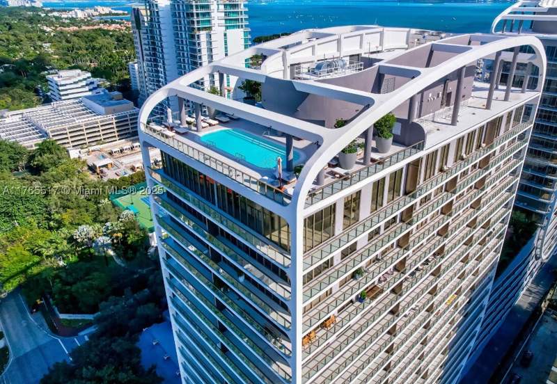 1 bedroom Condominium at 2678 Tigertail 1009, Int In Common Elements, Miami — photo 2