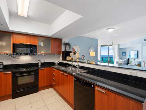 16699 Collins Ave 3710, Sunny Isles Beach FL - photo 16 of 37
