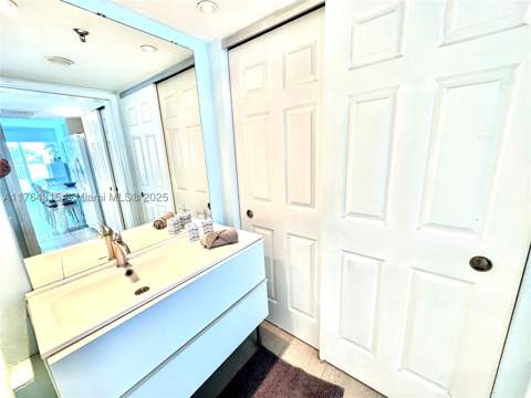 5445 Collins Ave Th-11, Miami Beach FL - photo 13 of 24