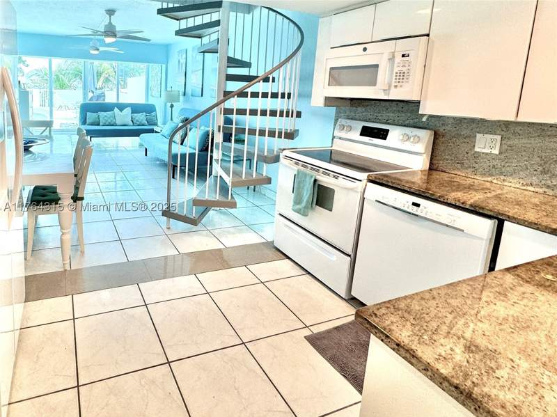 1 bedroom Condominium at 5445 Collins Ave Th-11, Castle Beach Club Condo, Miami Beach — photo 2