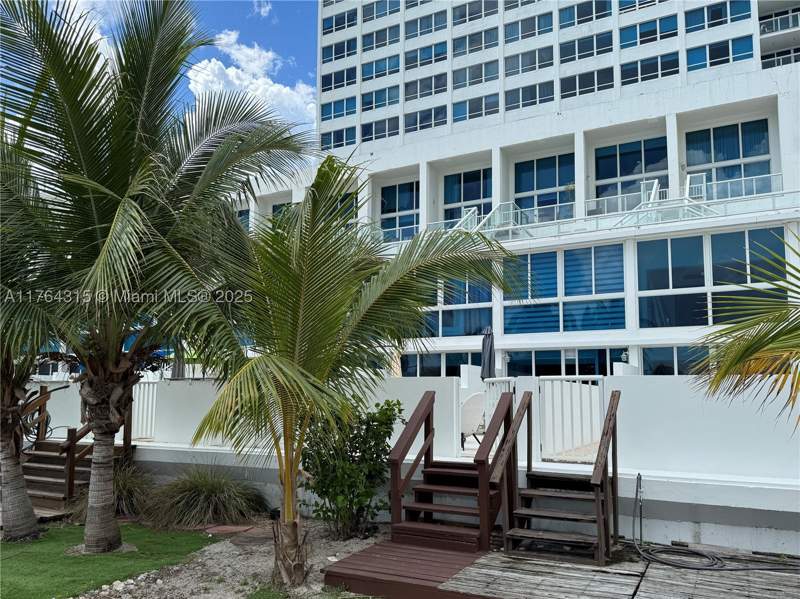 1 bedroom Condominium at 5445 Collins Ave Th-11, Castle Beach Club Condo, Miami Beach — photo 5
