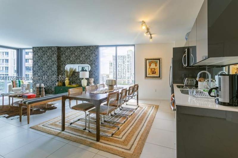 2 bedroom Condominium at 31 SE 6th St 1601, Mybrickell Condo, Miami — photo 2