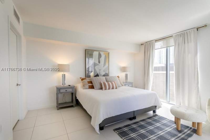 2 bedroom Condominium at 31 SE 6th St 1601, Mybrickell Condo, Miami — photo 5