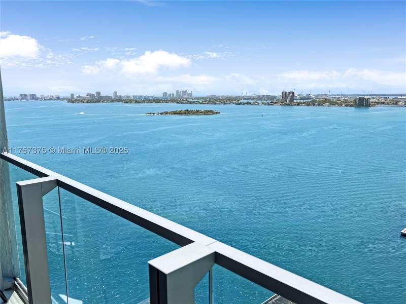 1 bedroom Condominium at 2900 NE 7th Ave 2008, Biscayne Beach Condo, Miami — photo 2