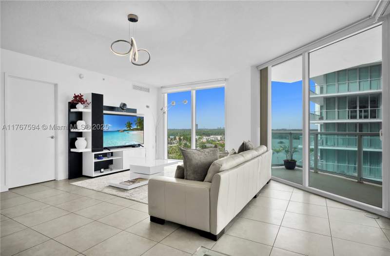 3 bedroom Condominium at 250 Sunny Isles Blvd 3-904, St Tropez On The Bay III, Sunny Isles Beach — photo 3
