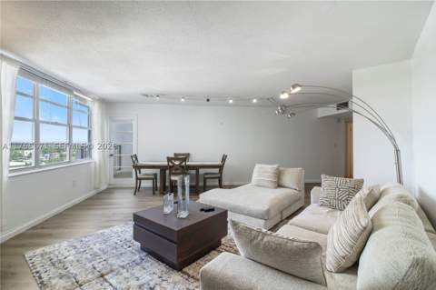 2750 NE 183rd St 1207, Aventura FL - photo 12 of 20
