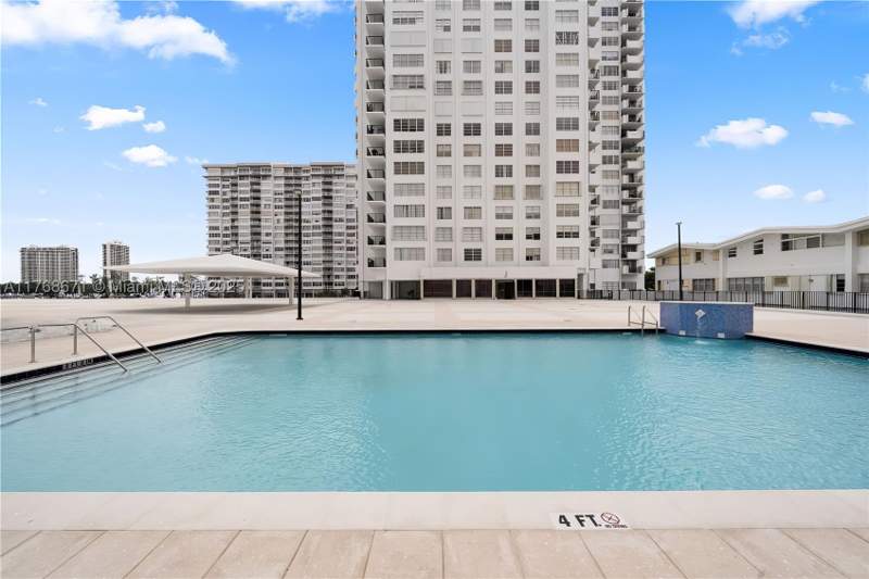 1 bedroom Condominium at 2750 NE 183rd St 1207, Commodore Plaza Condo, Aventura — photo 4