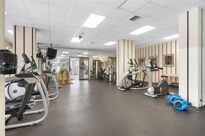 1 bedroom Condominium at 2750 NE 183rd St 1207, Commodore Plaza Condo, Aventura — photo 5