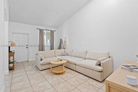 2731 SE 17th Ave 211, Homestead FL - photo 7 of 27