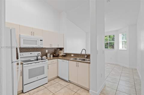 2731 SE 17th Ave 211, Homestead FL - photo 9 of 27