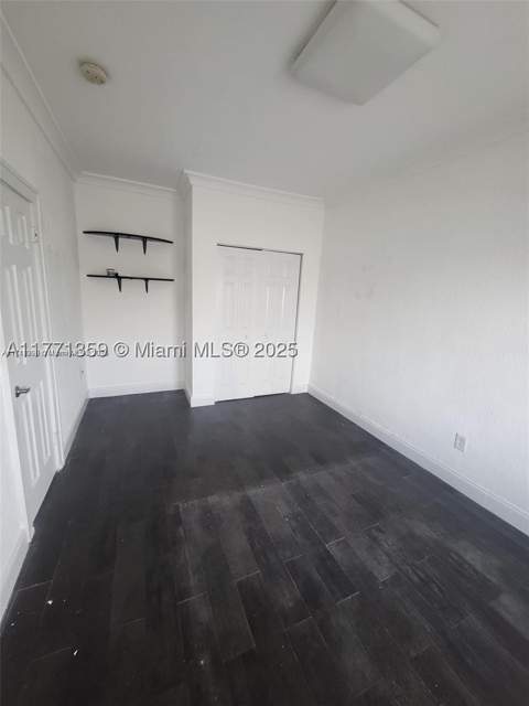 1611 Michigan Ave 25, Miami Beach FL - photo 6 of 7