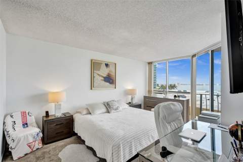 7601 E Treasure Drive 617, North Bay Village FL - photo 12 of 60