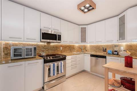 6423 Collins Ave 309, Miami Beach FL - photo 16 of 29
