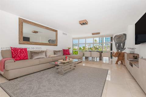 6423 Collins Ave 309, Miami Beach FL - photo 8 of 29