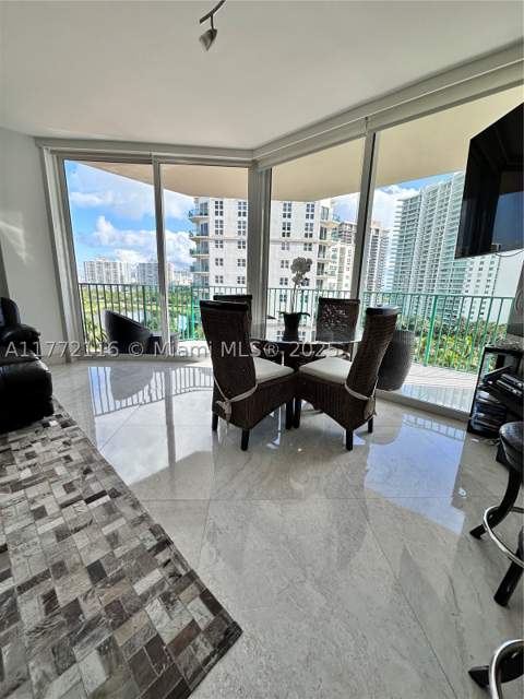 19900 E Country Club Dr 1012, Aventura FL - photo 10 of 40