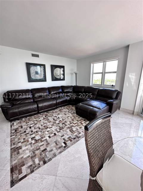 19900 E Country Club Dr 1012, Aventura FL - photo 11 of 40