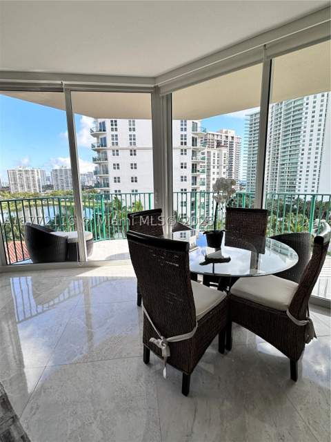 19900 E Country Club Dr 1012, Aventura FL - photo 12 of 40
