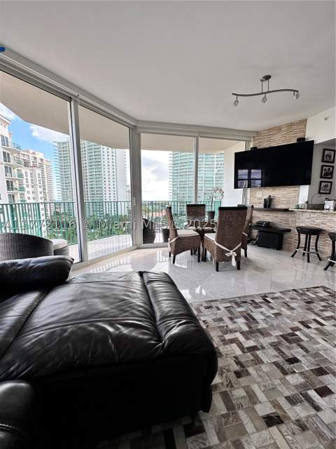 19900 E Country Club Dr 1012, Aventura FL - photo 16 of 40