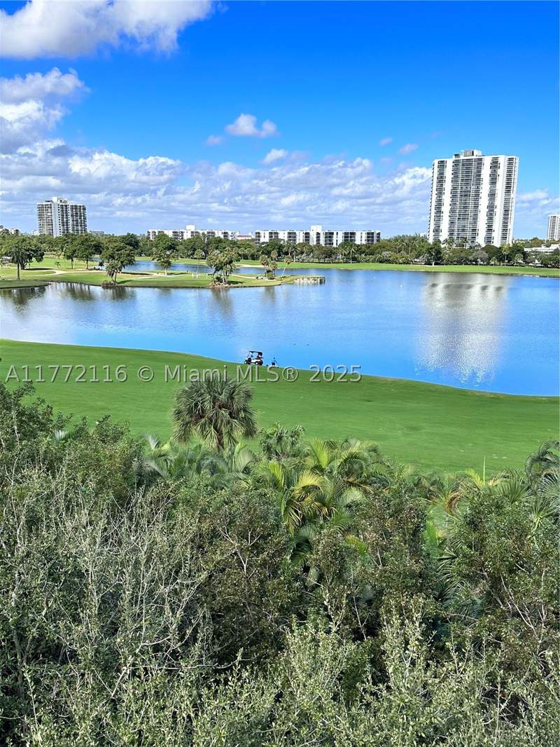2 bedroom Condominium at 19900 E Country Club Dr 1012, Turnberry Village So Towe, Aventura — photo 2
