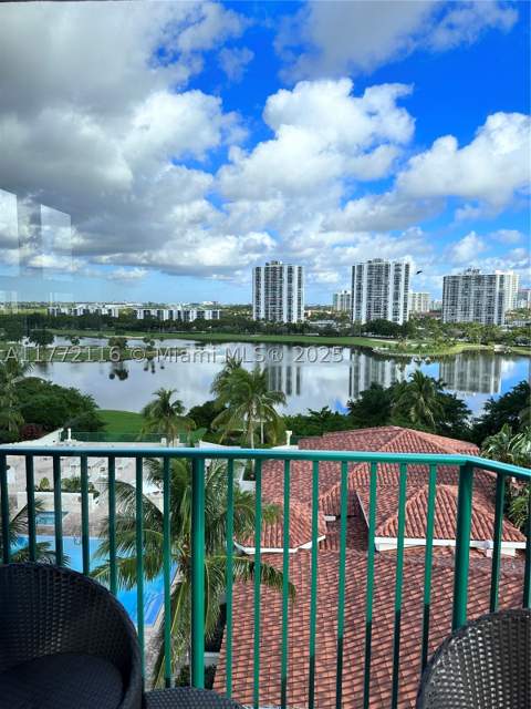 19900 E Country Club Dr 1012, Aventura FL - photo 7 of 40