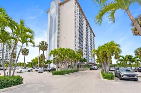400 Kings Point Dr 1607, Sunny Isles Beach FL - photo 12 of 33