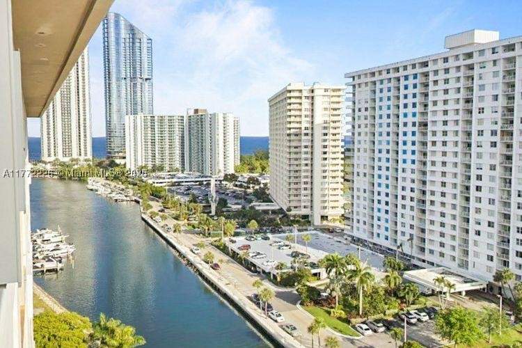 1 bedroom Condominium at 400 Kings Point Dr 1607, Coastal Towers Condo, Sunny Isles Beach — photo 2