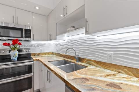 400 Kings Point Dr 1607, Sunny Isles Beach FL - photo 20 of 33