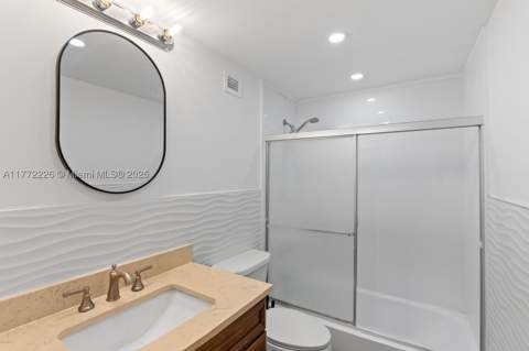 400 Kings Point Dr 1607, Sunny Isles Beach FL - photo 22 of 33