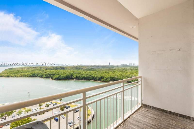 1 bedroom Condominium at 400 Kings Point Dr 1607, Coastal Towers Condo, Sunny Isles Beach — photo 4