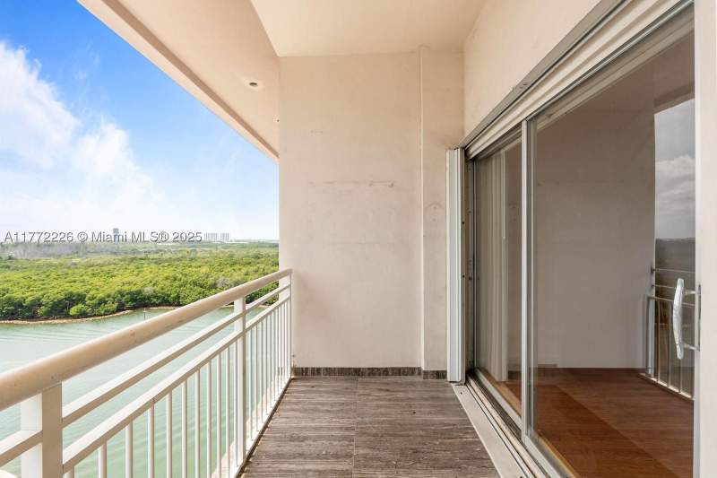 1 bedroom Condominium at 400 Kings Point Dr 1607, Coastal Towers Condo, Sunny Isles Beach — photo 5