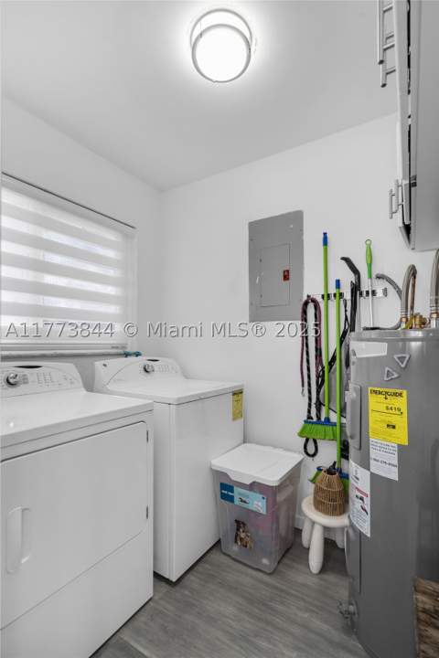 13351 SW 27th St, Miami FL - photo 13 of 31