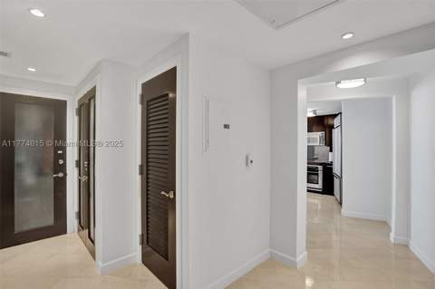 4391 Collins Ave 913/914, Miami Beach FL - photo 23 of 94