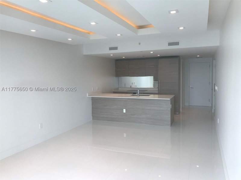 1 bedroom Condominium at 1300 S Miami Ave 4003, Dua Miami, Miami — photo 2