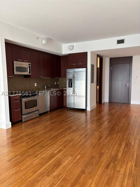 2001 Meridian Ave 309, Miami Beach FL - photo 7 of 29