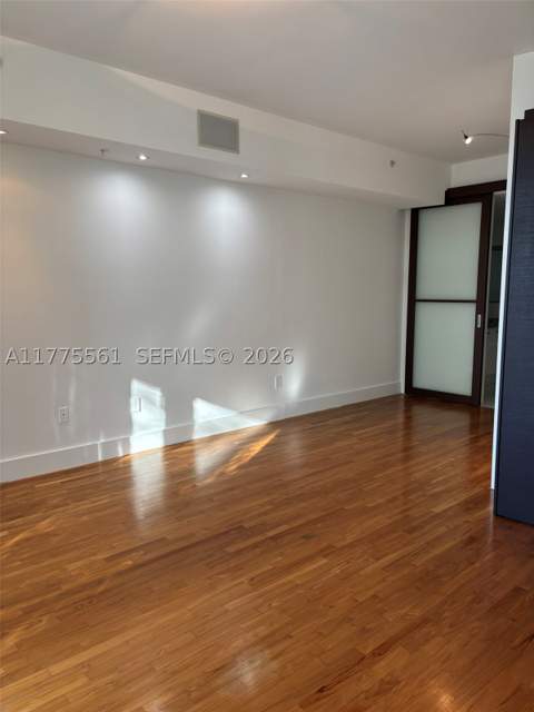2001 Meridian Ave 309, Miami Beach FL - photo 9 of 29