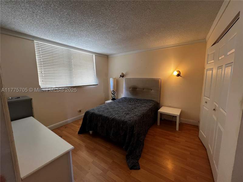 2 bedroom Condominium at 447 NE 195th St 309, Royal Oaks Condo, Miami — photo 2