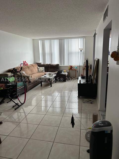 17890 W Dixie Highway 714, North Miami Beach FL - photo 6 of 19
