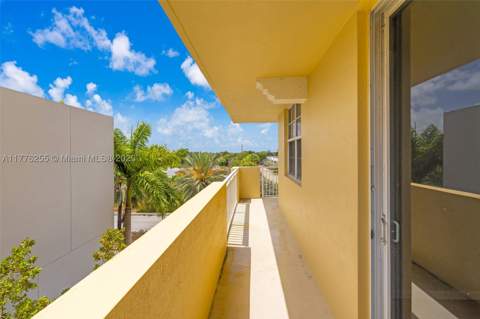 215 SW 42nd Ave 402, Miami FL - photo 15 of 20