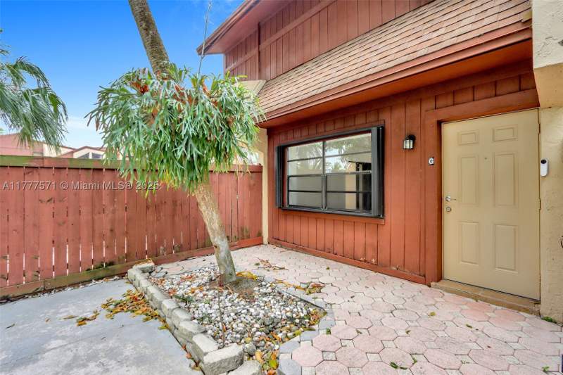 2 bedroom Townhouse at 6619 SW 116th Pl G7, Snapper Village Phase I S, Miami — photo 2