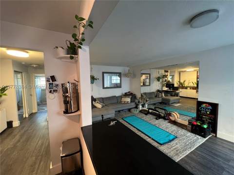 221 Meridian Ave 206, Miami Beach FL - photo 6 of 10