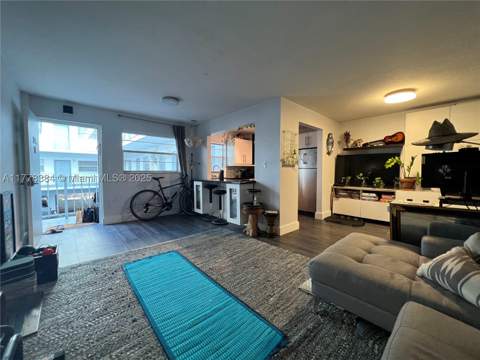 221 Meridian Ave 206, Miami Beach FL - photo 7 of 10