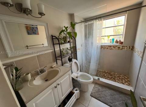 221 Meridian Ave 206, Miami Beach FL - photo 9 of 10