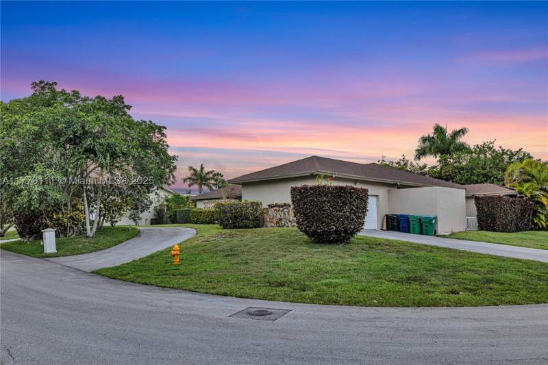 5 bedroom SingleFamilyResidence at 7801 SW 170th St, Old Cutler Villas West, Palmetto Bay — photo 5