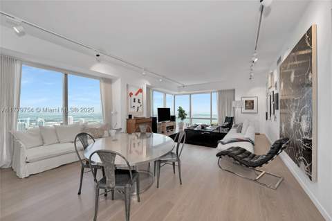 1425 Brickell Ave 61E, Miami FL - photo 6 of 47