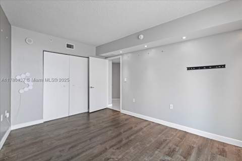 200 Sunny Isle Bl 2-1202, Sunny Isles Beach FL - photo 17 of 38