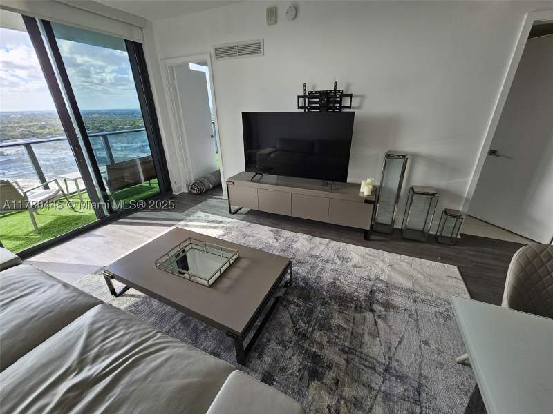 1 bedroom Condominium at 121 NE 34 St 2511, Hyde Midtown, Miami — photo 5