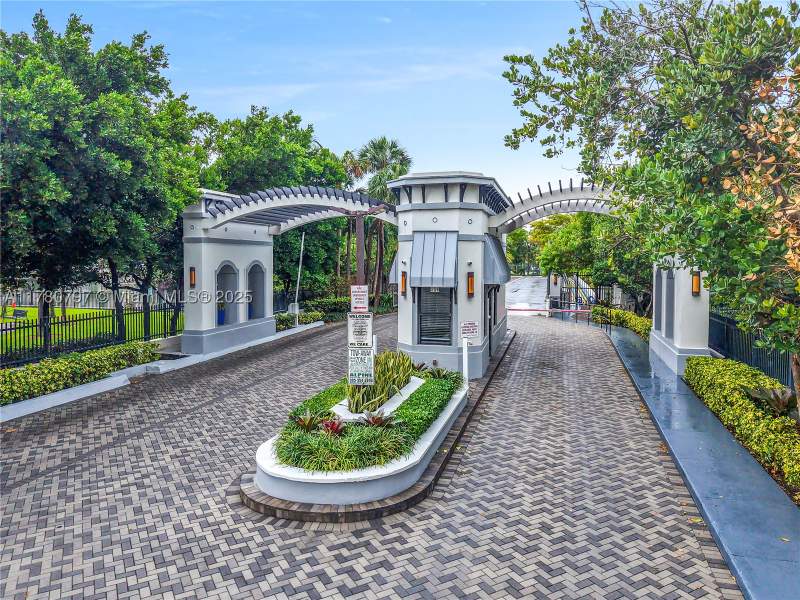 4 bedroom Townhouse at 311 Poinciana Dr 801, Poinciana Is Yt & Rcq Clu, Sunny Isles Beach — photo 5