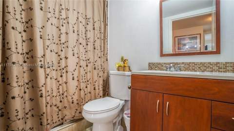 17011 N Bay Rd 701, Sunny Isles Beach FL - photo 17 of 44