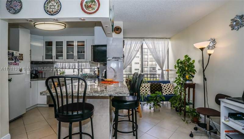 2 bedroom Condominium at 17011 N Bay Rd 701, Plaza Of Americas Condo P, Sunny Isles Beach — photo 5
