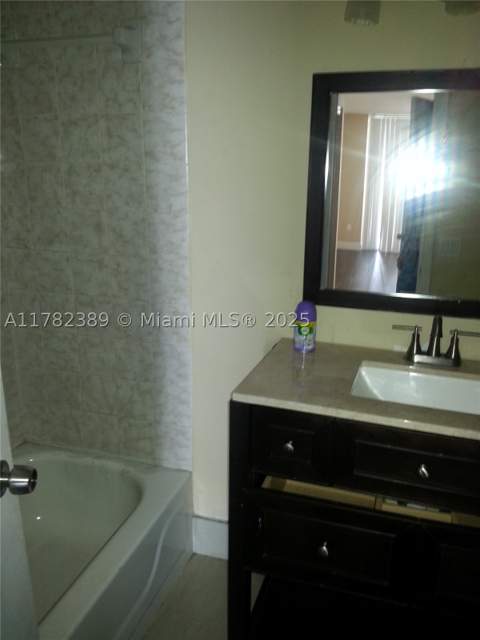 2750 NE 183rd St 2607, Aventura FL - photo 13 of 40